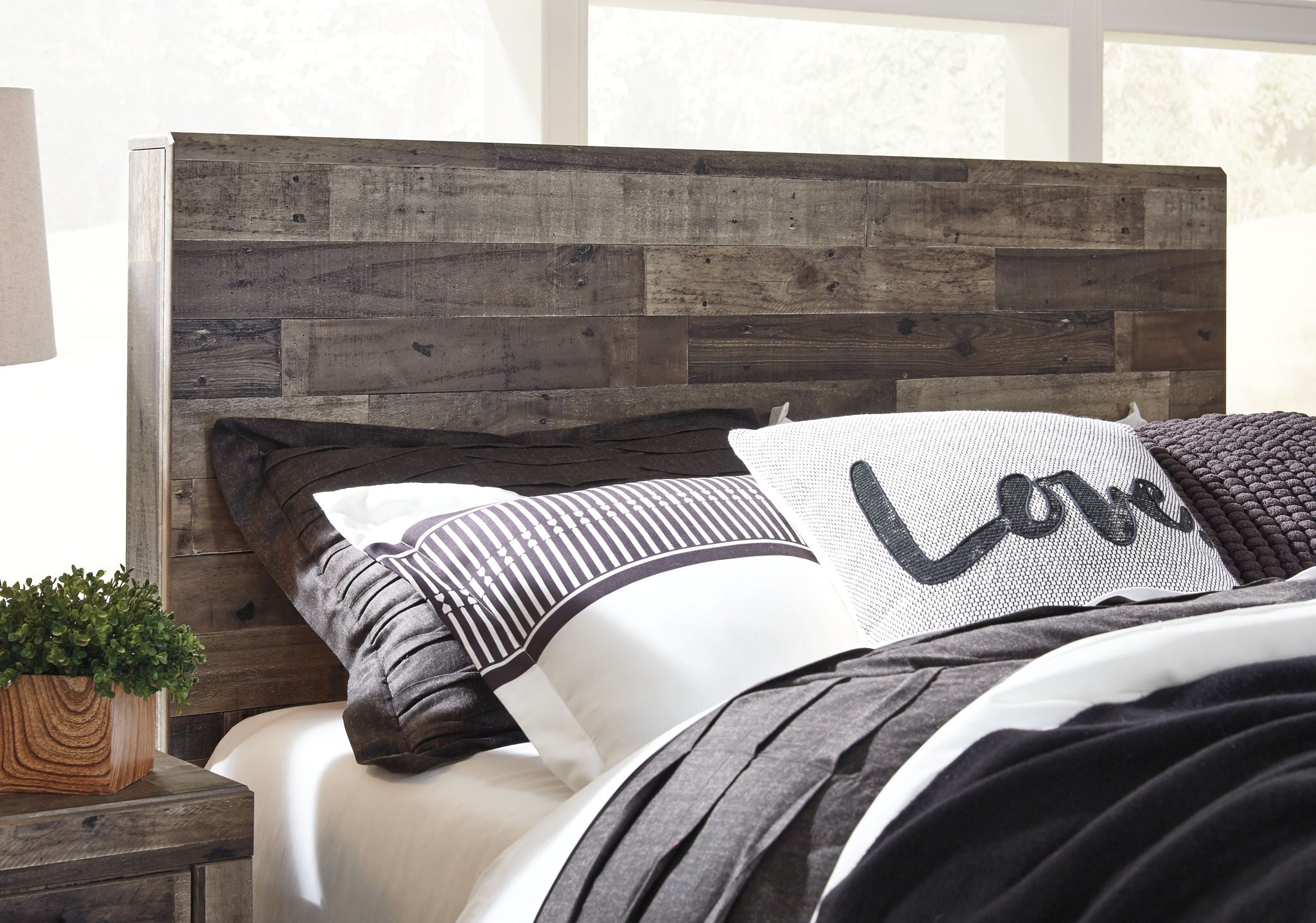 Panel Bed